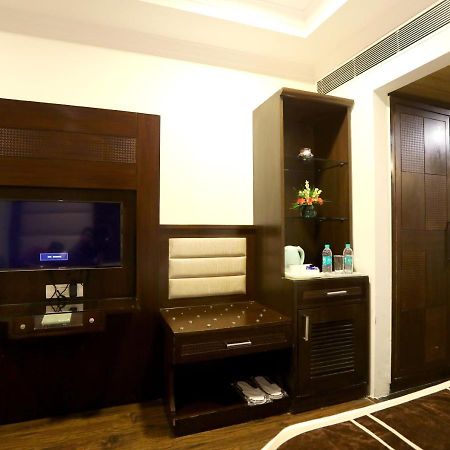 Hotel Pitrashish Pride Igi Intl Airport Delhi Екстер'єр фото