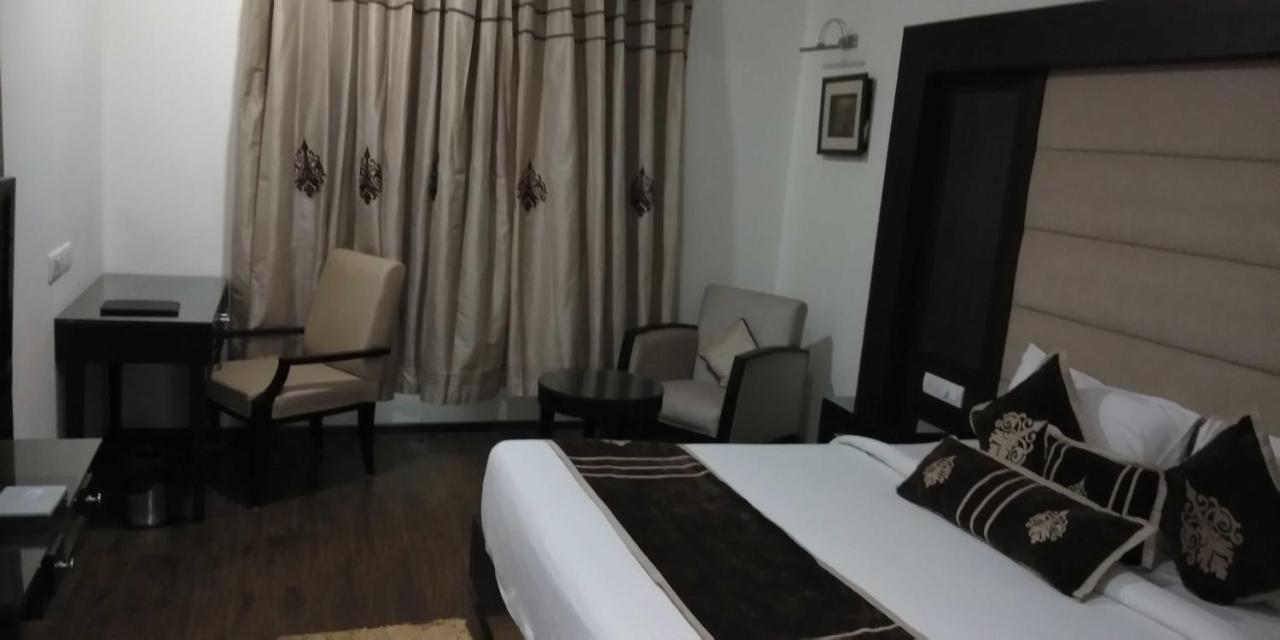 Hotel Pitrashish Pride Igi Intl Airport Delhi Екстер'єр фото